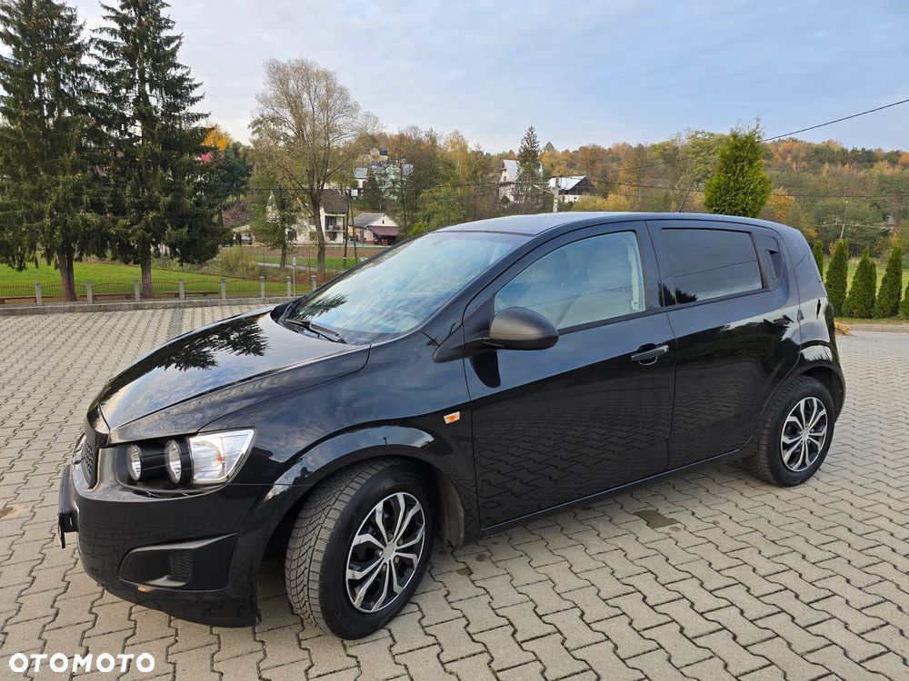 Chevrolet Aveo - 4