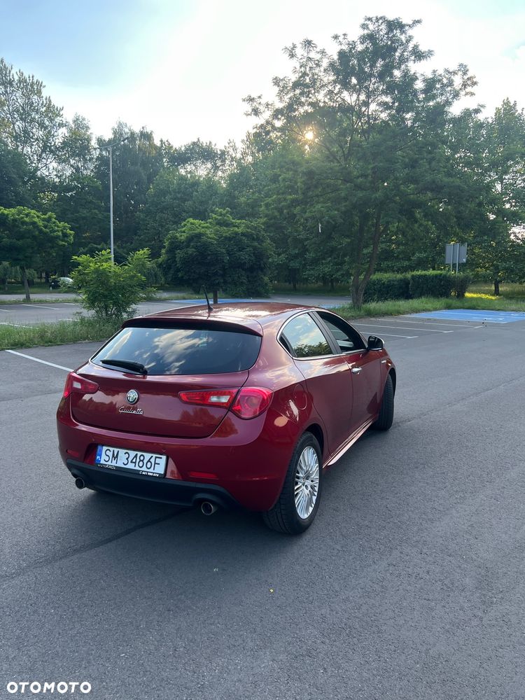 Alfa Romeo Giulietta 2.0 JTDM Distinctive - 8
