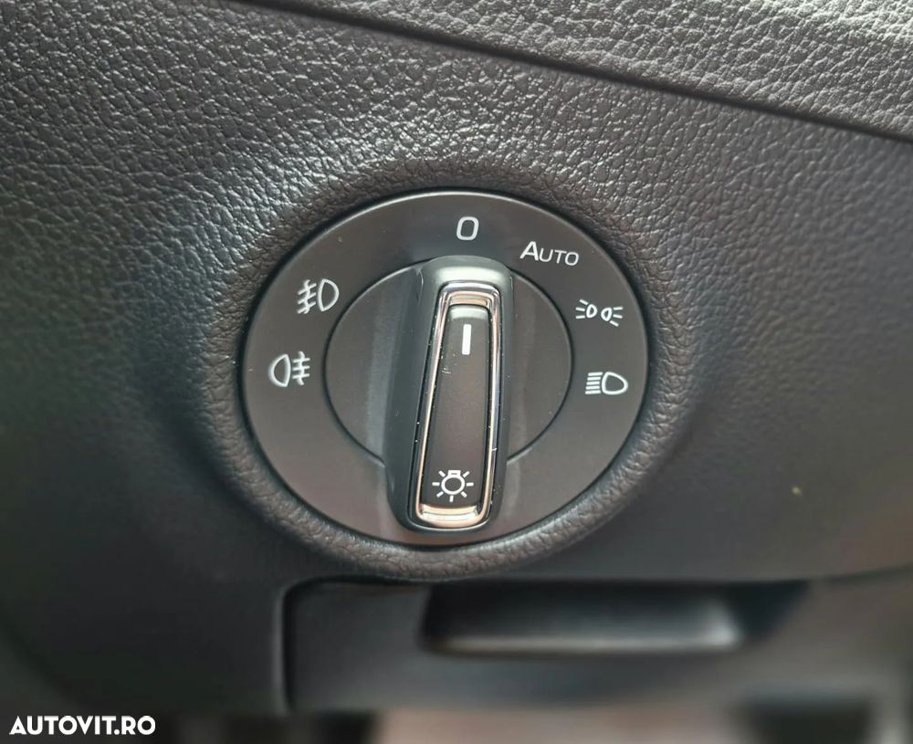 Skoda Superb 2.0 TDI DSG Style - 23
