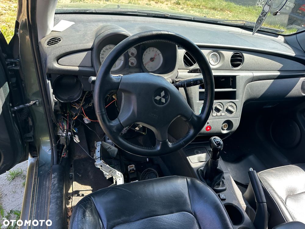 Mitsubishi Outlander 2.0 4WD Invite - 15