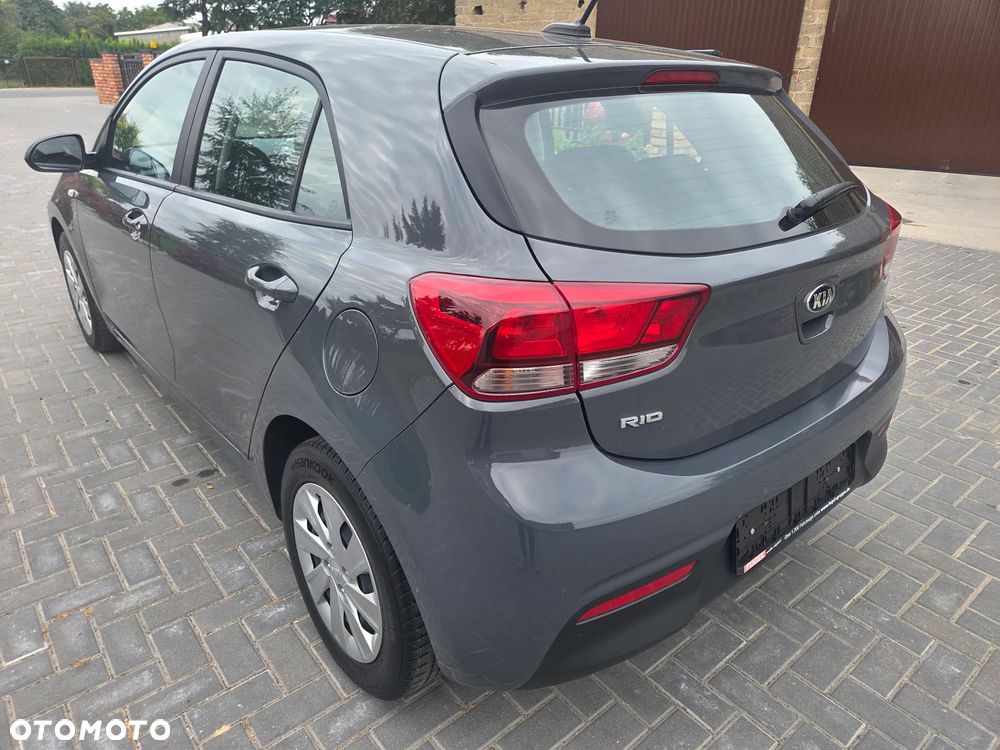 Kia Rio - 12