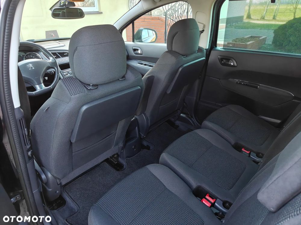 Peugeot 5008 2.0 HDi Allure 7os - 19