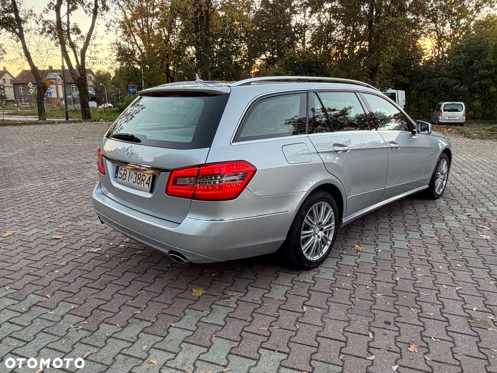 Mercedes-Benz E-Class 2009 photo 5