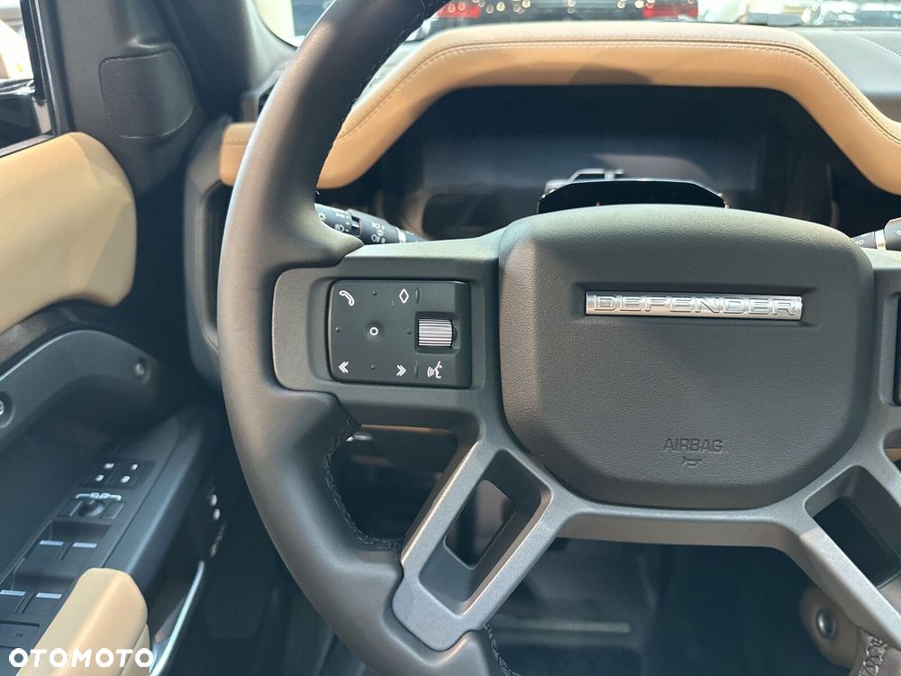 Land Rover Defender - 15