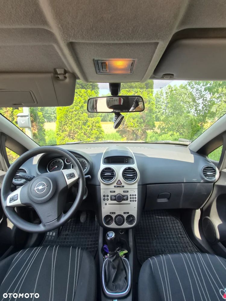 Opel Corsa 1.2 16V Cosmo - 3