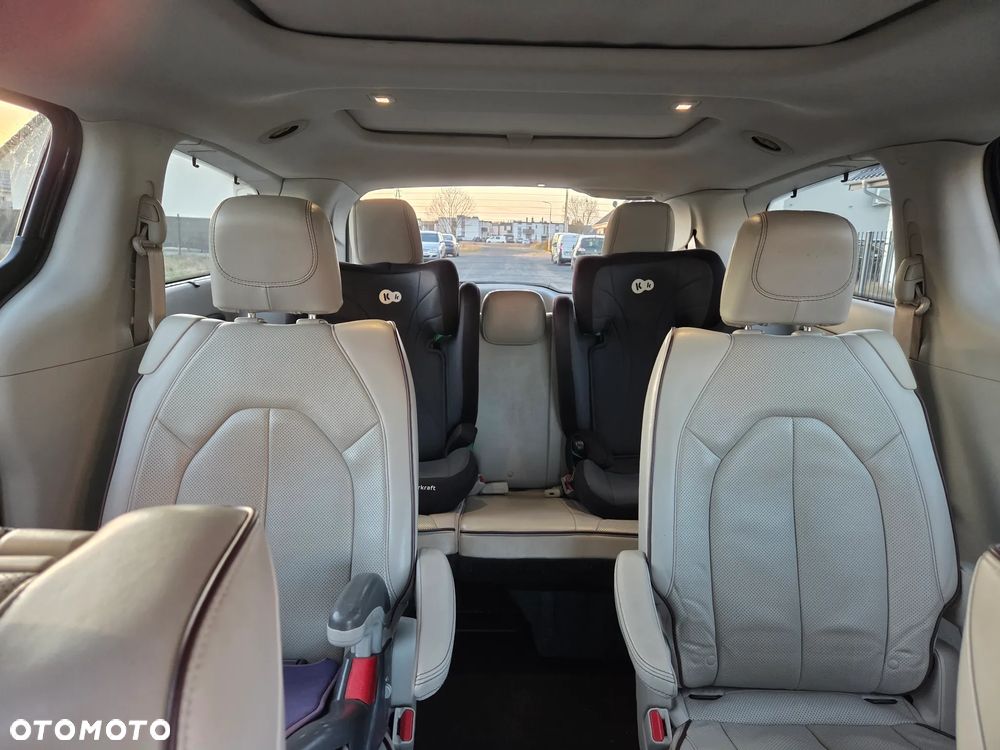 Chrysler Pacifica - 18