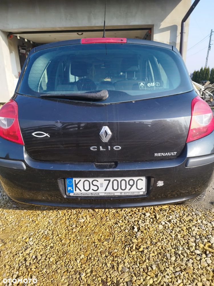 Renault Clio - 8