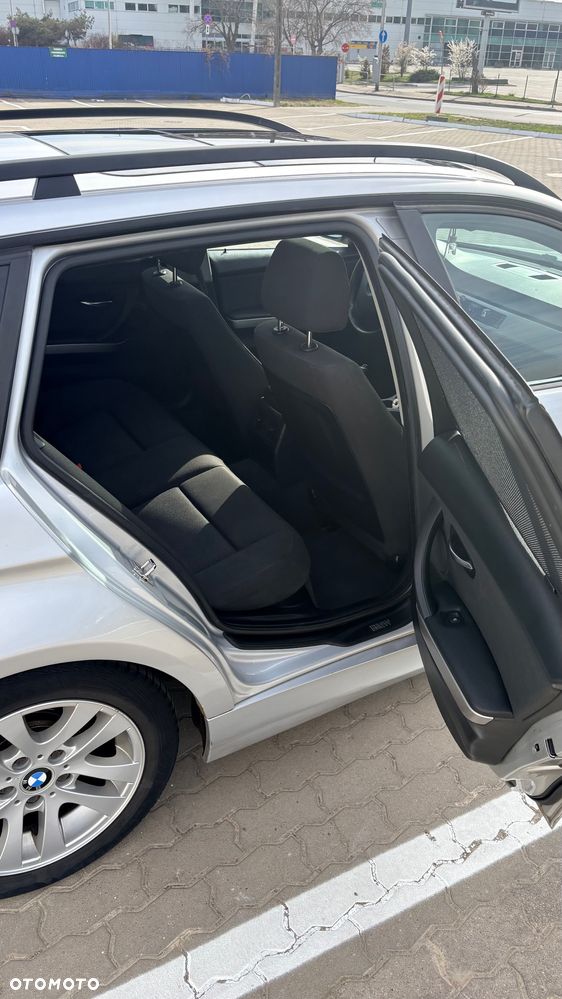 BMW Seria 3 318i - 16