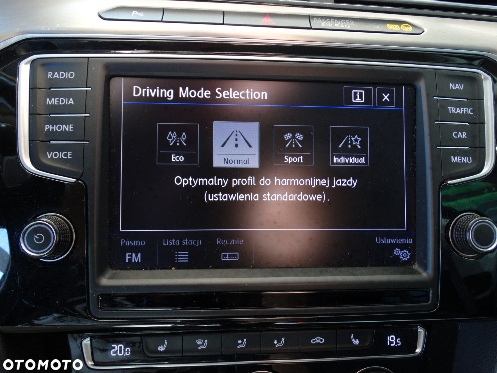 Volkswagen Passat - 26