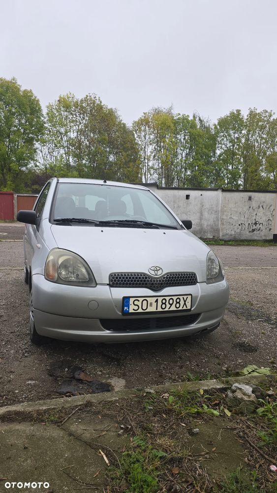 Toyota Yaris 1.0 Base - 5