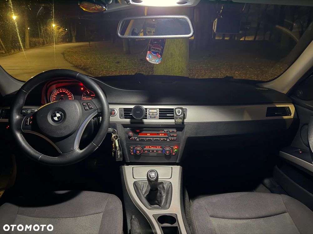 BMW Seria 3 - 22