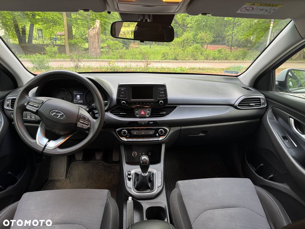 Hyundai i30 1.6 D Classic + - 14