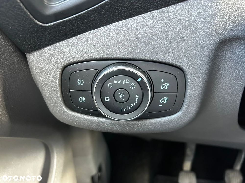 Ford Tourneo Connect 1.5 EcoBlue Titanium - 28