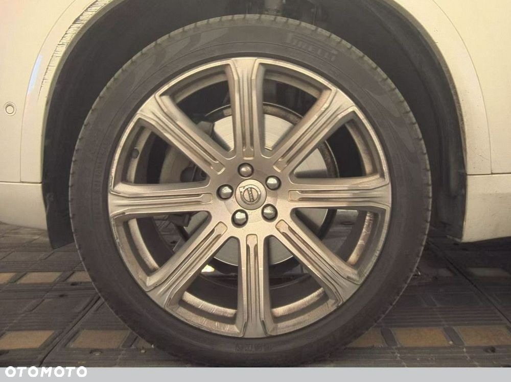 Volvo XC 90 - 13