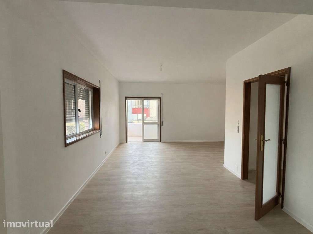 Apartamento T3 à venda em Baguim do Monte - Grande imagem: 3/15