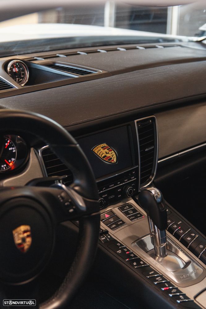 Porsche Panamera Standard - 12
