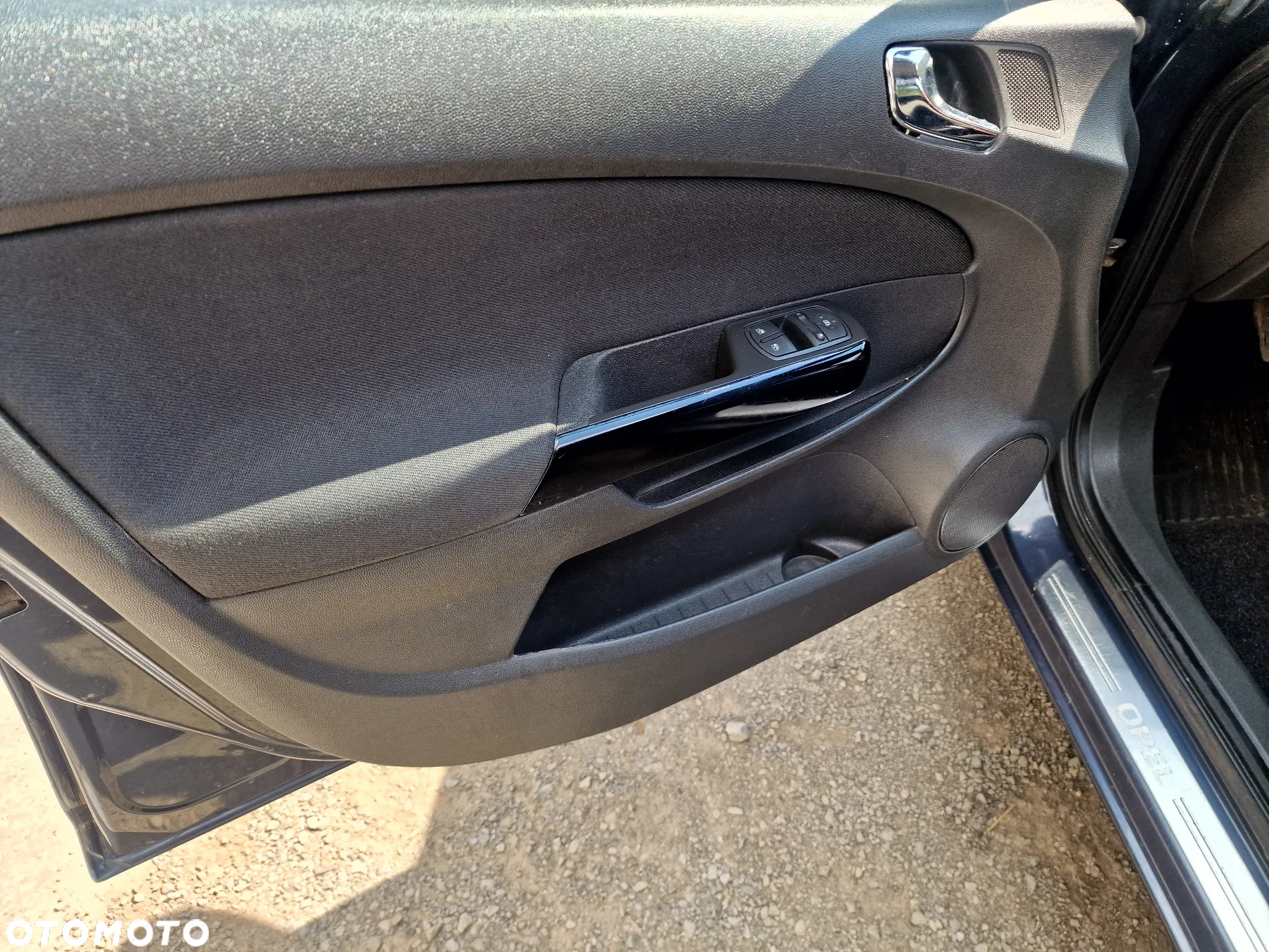 Opel Corsa 1.4 16V Enjoy - 11