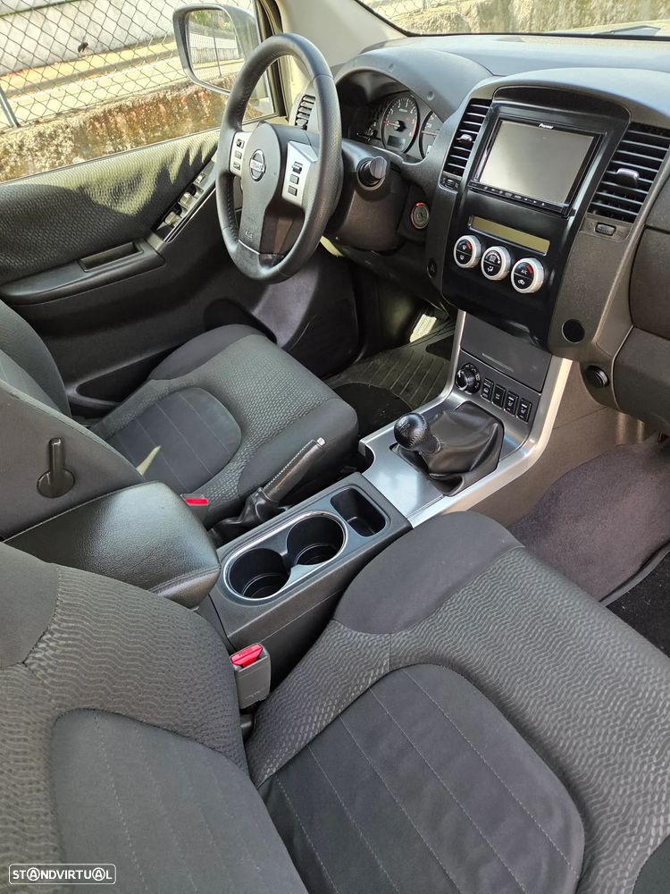 Nissan Navara 2.5 dCi CD XE P.Comfort +DPF+C-Channel 4WD - 7