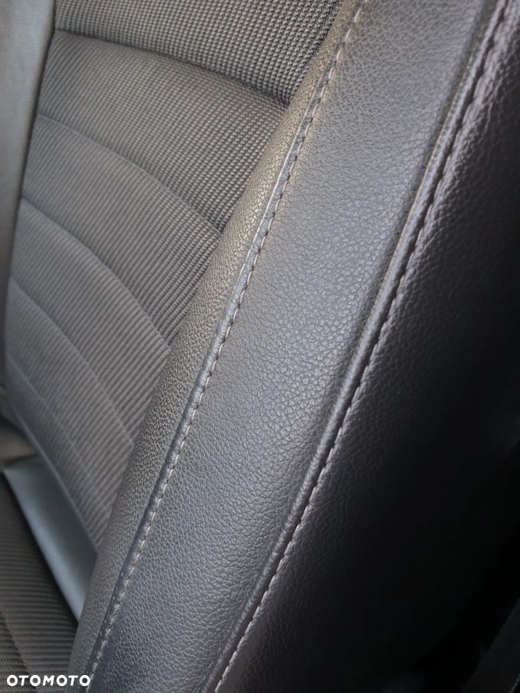 Ford Kuga 2.0 TDCi 4x4 Titanium - 27