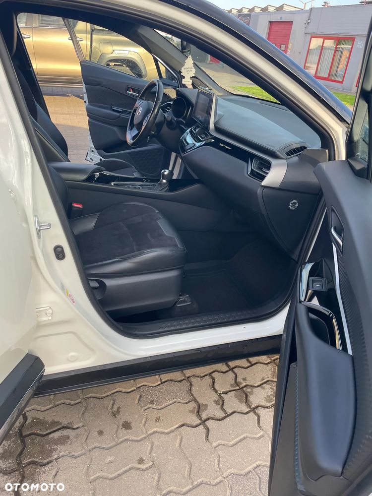 Toyota C-HR - 32