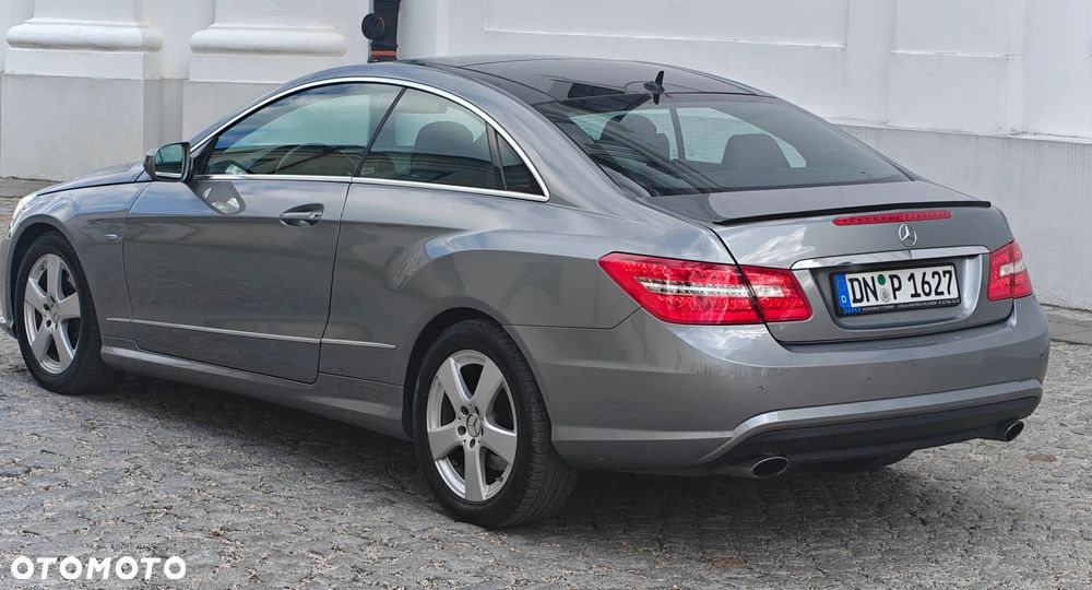 Mercedes-Benz Klasa E 350 CDI DPF BlueEFFICIENCY 7G-TRONIC Avantgarde - 19