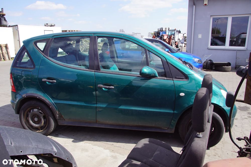 Auto na części - Mercedes A-Klasa W168 1.4 82 KM 166940 716501 282 1998R Silnik Skrzynia Drzwi Maska Błotnik Klapa Zderzak Lusterko Lampa Klamka Szyba Deska Kokpit Sterownik Moduł Czujnik Licznik Panel Kierownica - 7