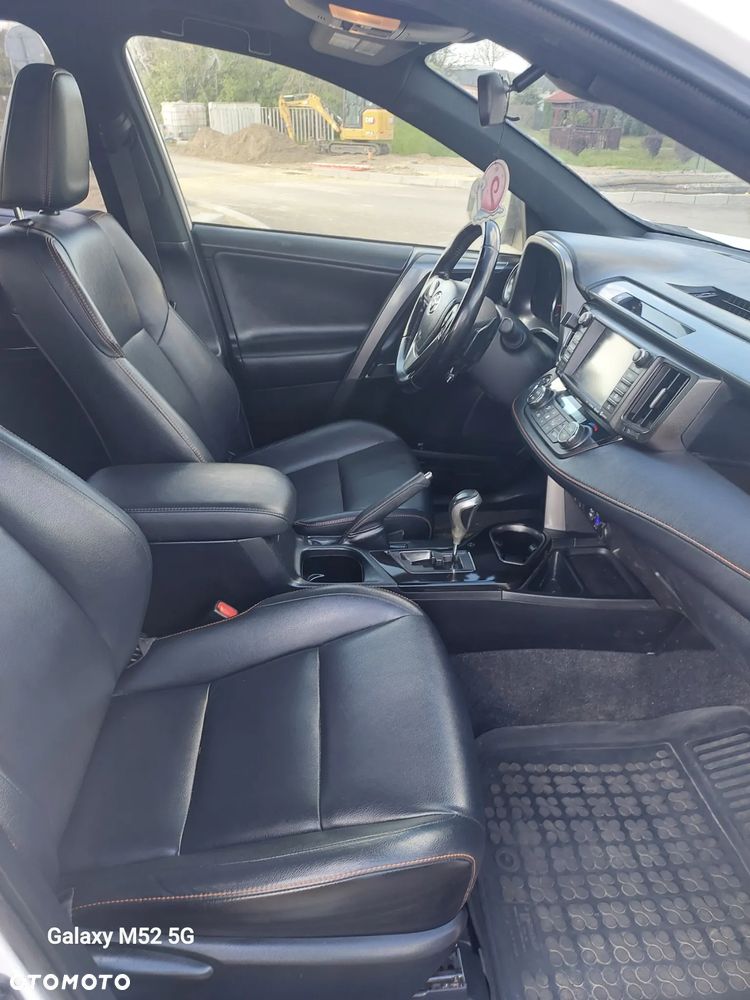 Toyota RAV4 - 8