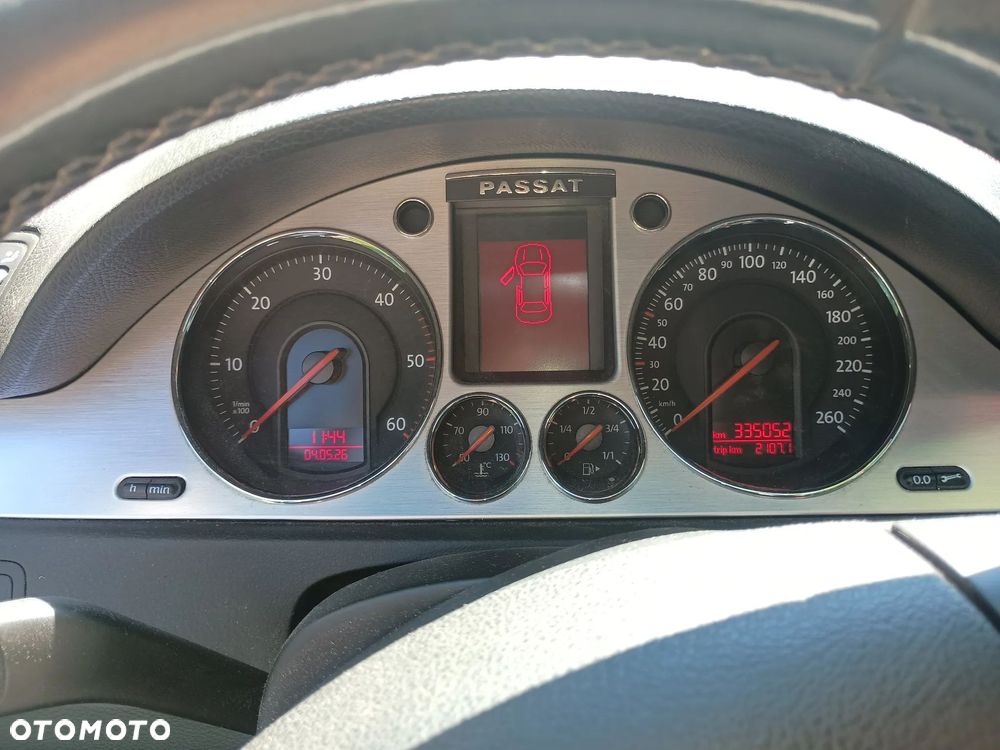 Volkswagen Passat 2.0 TDI Highline - 5