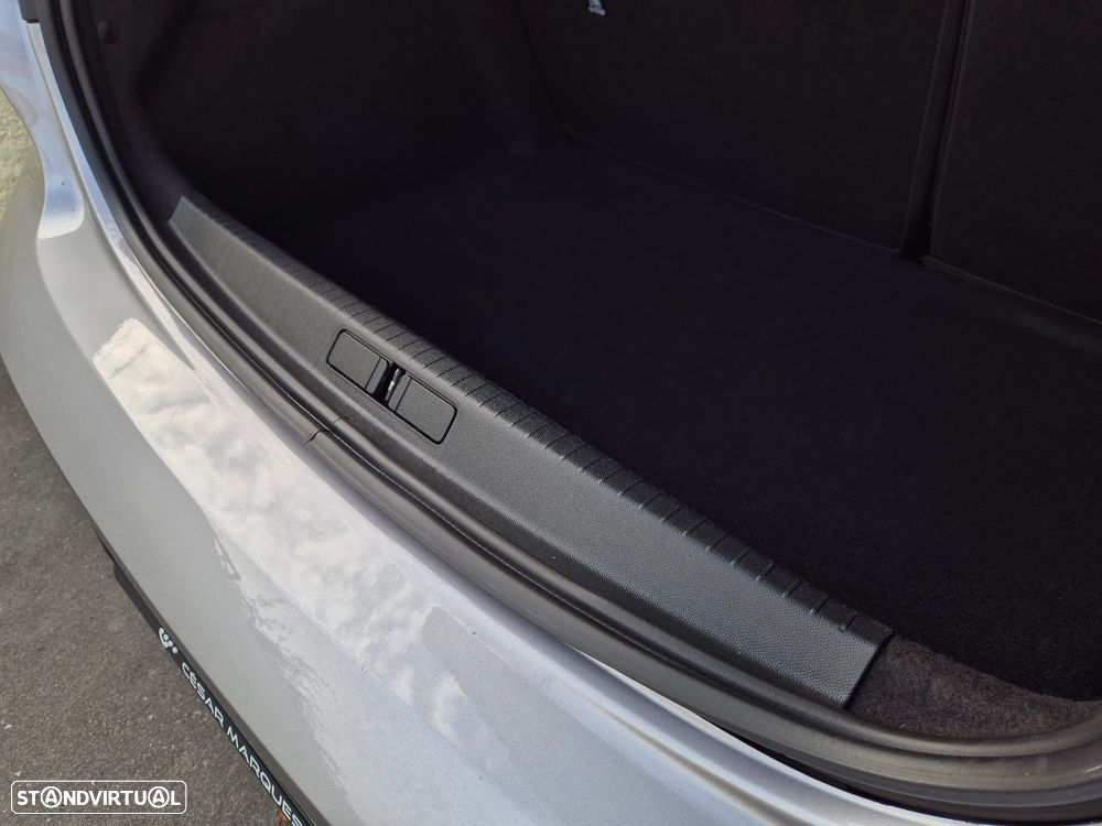 Peugeot 208 1.2 PureTech Active Pack - 38