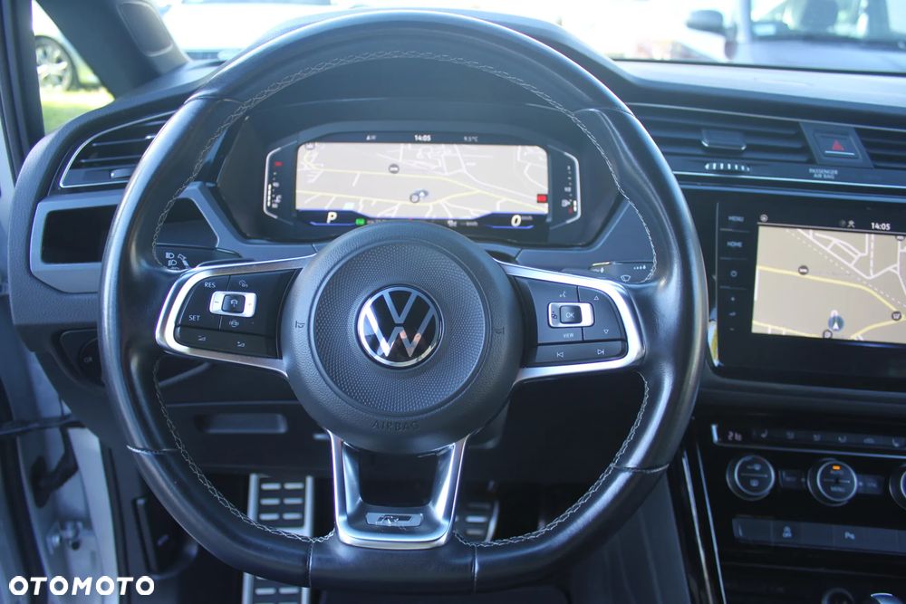 Volkswagen Touran - 22