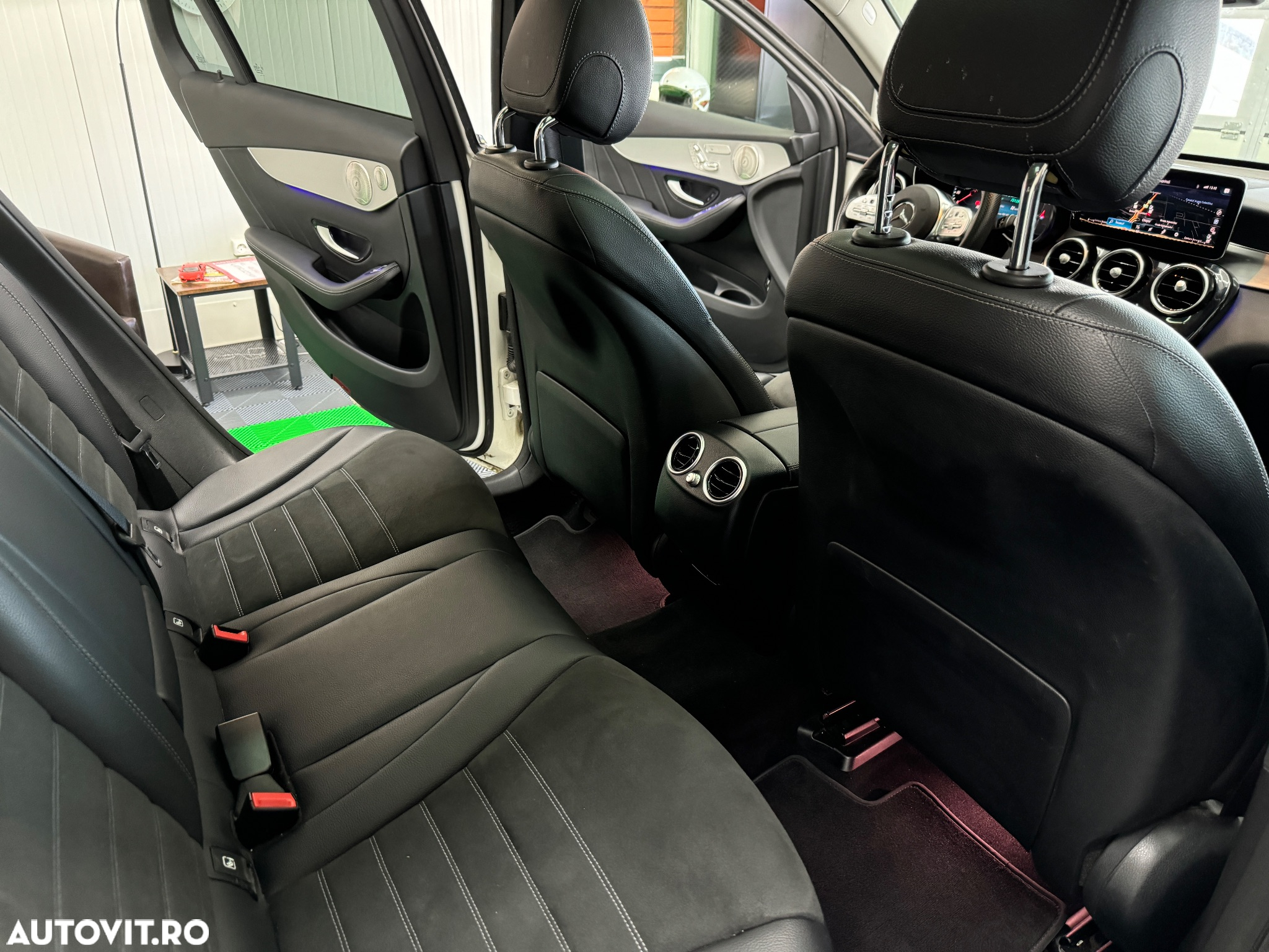 Mercedes-Benz GLC 300 e 4MATIC - 15