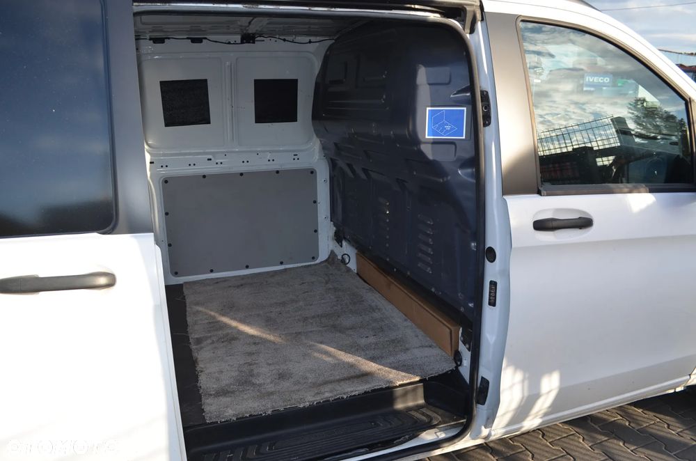 Mercedes-Benz VITO - 11