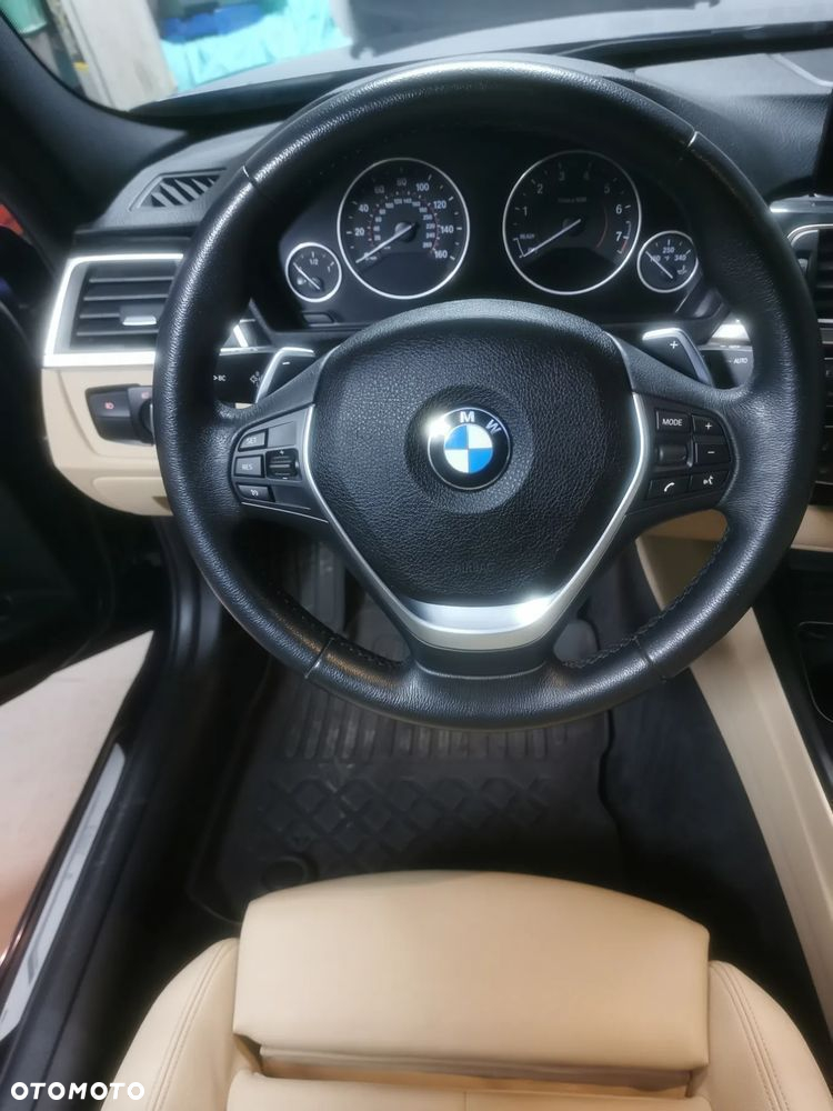 BMW Seria 3 330i xDrive Luxury Line - 28