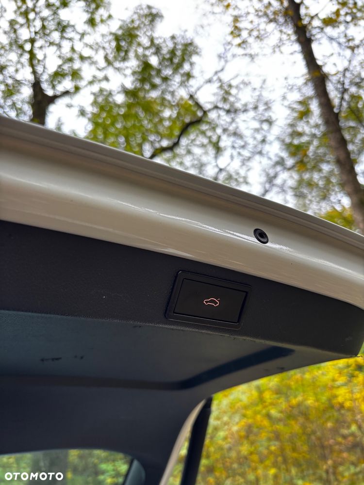 Skoda Octavia 2.0 TDI DSG RS - 17