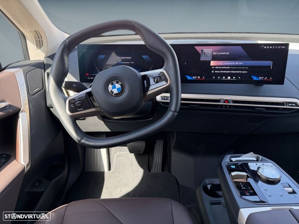 BMW ix xDrive 45 - 13