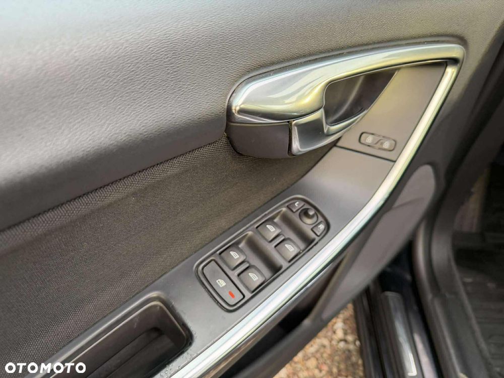 Volvo V60 D3 Geartronic Summum - 17