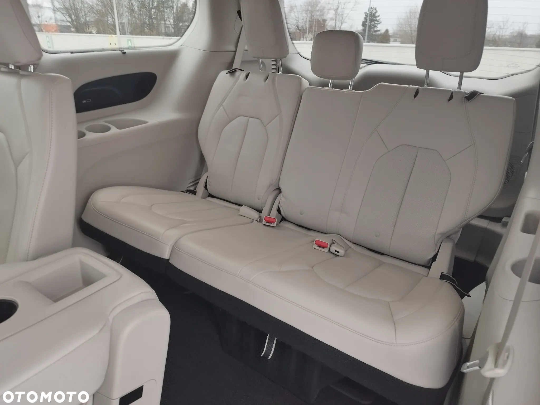 Chrysler Pacifica - 18