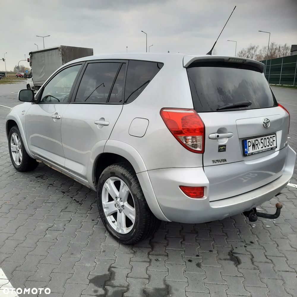 Toyota RAV4 - 6