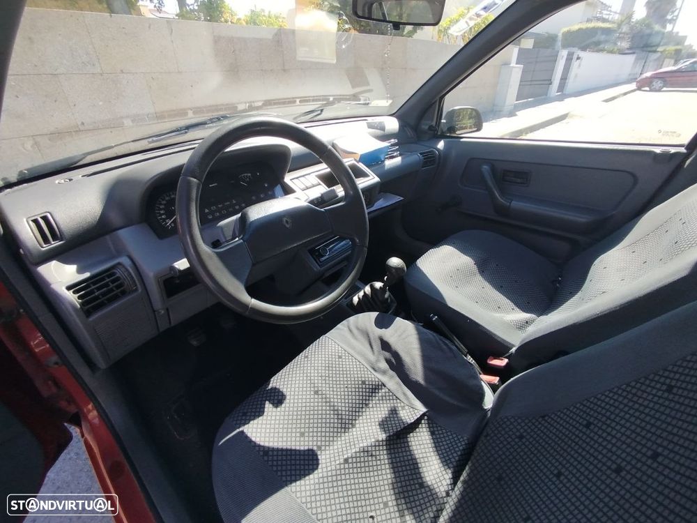 Renault Clio 1.2 RN - 4