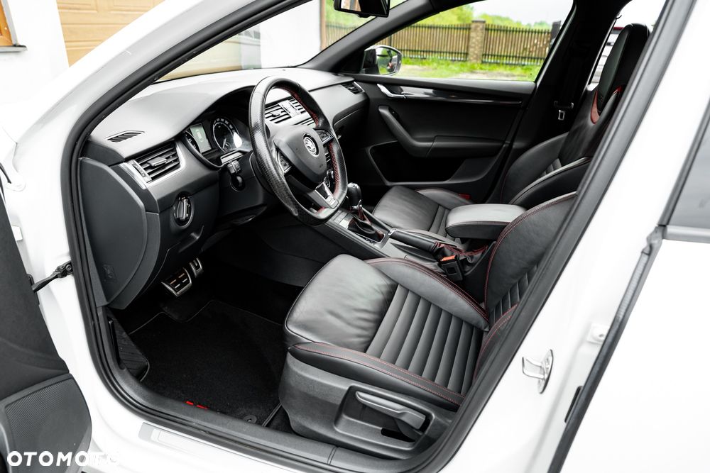 Skoda Octavia 2.0 TDI 4x4 DSG RS - 16