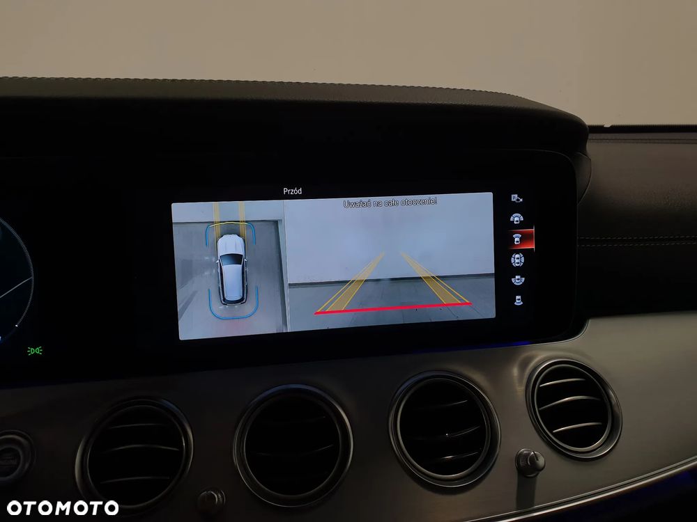 Mercedes-Benz Klasa E 300 de 4Matic 9G-TRONIC AMG Line - 27