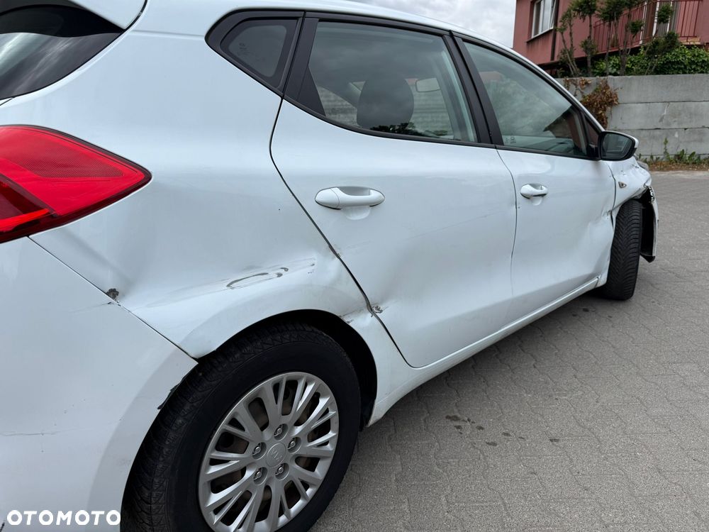 Kia Ceed - 8