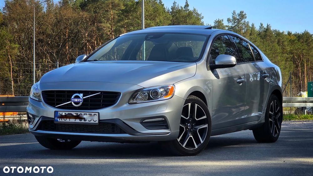 Volvo S60 T5 Drive-E Dynamic Edition (Momentum) - 1