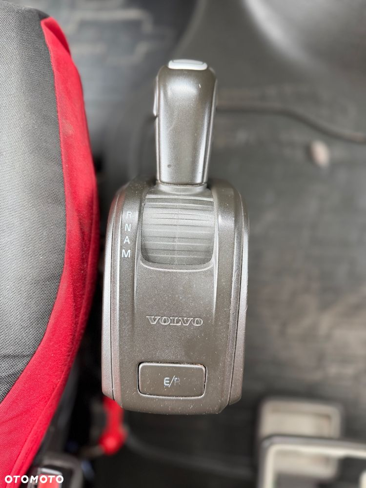 Volvo FH4 / AUTOMAT / POLSKI SALON !! / STANDARD / EURO 6 / 2015 ROK - 32