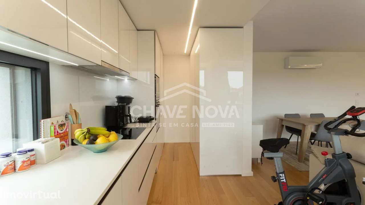 Apartamento T2 em Rés do Chão elevado Madalena, perto da Linha Férrea - Grande imagem: 4/27