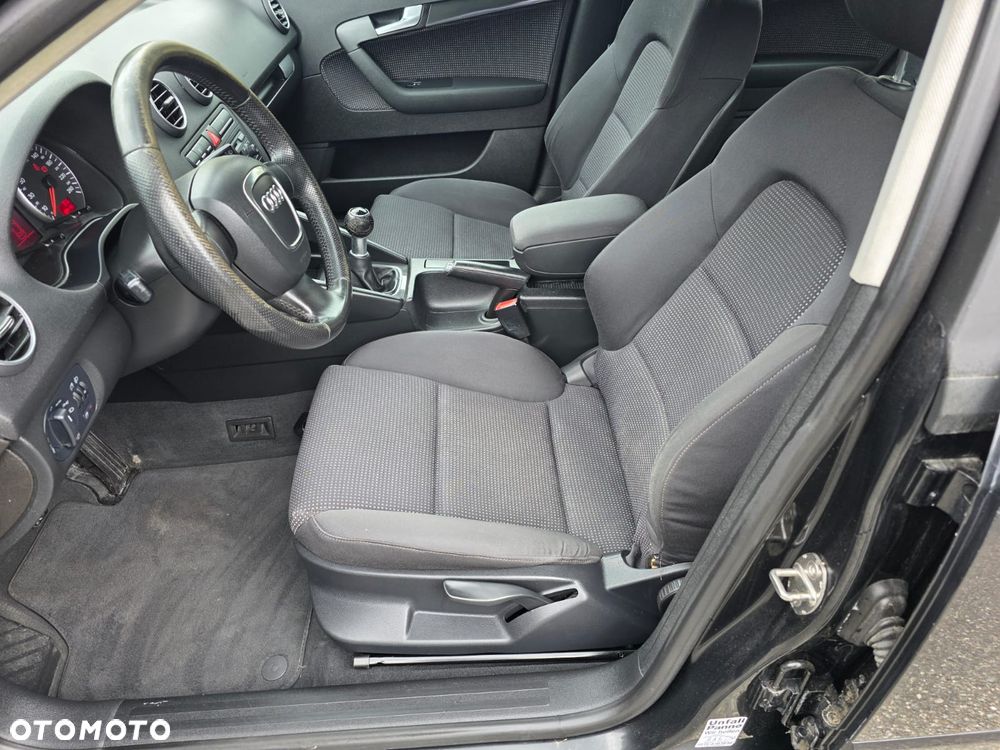 Audi A3 Sportback 2.0 FSI Ambiente - 15