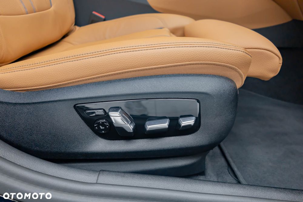 BMW Seria 5 540i xDrive mHEV M Sport sport - 28