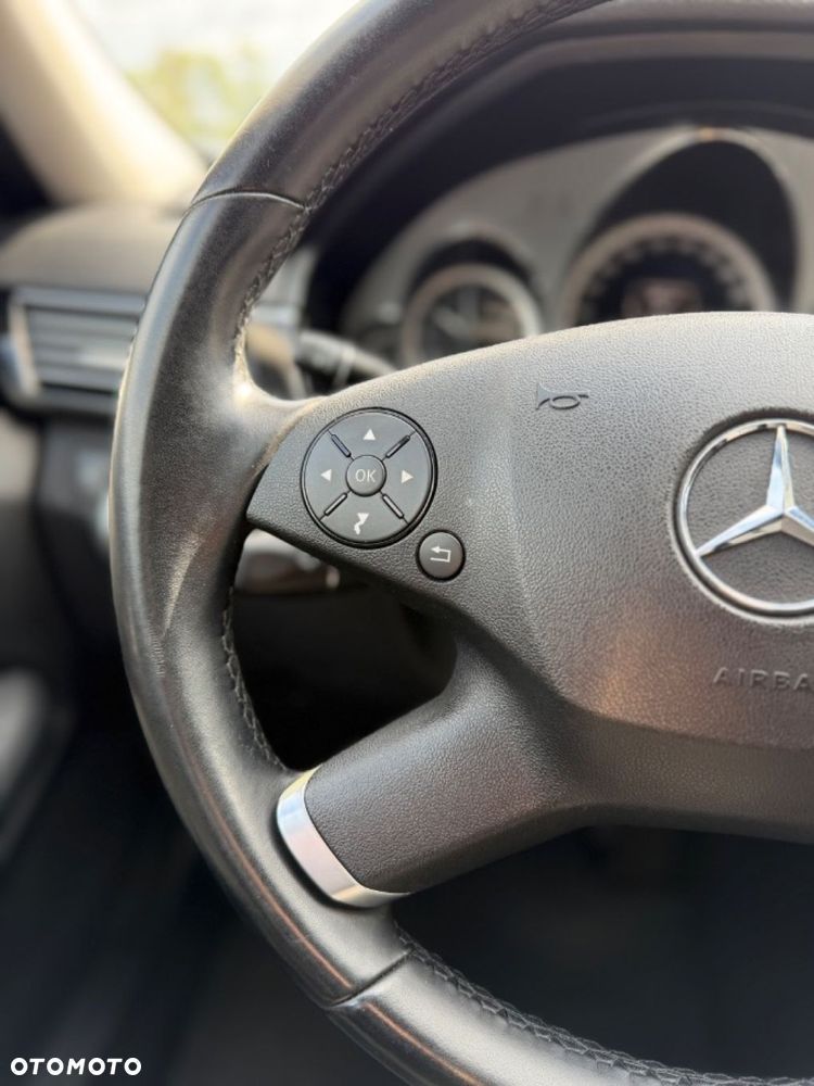 Mercedes-Benz Klasa E - 22