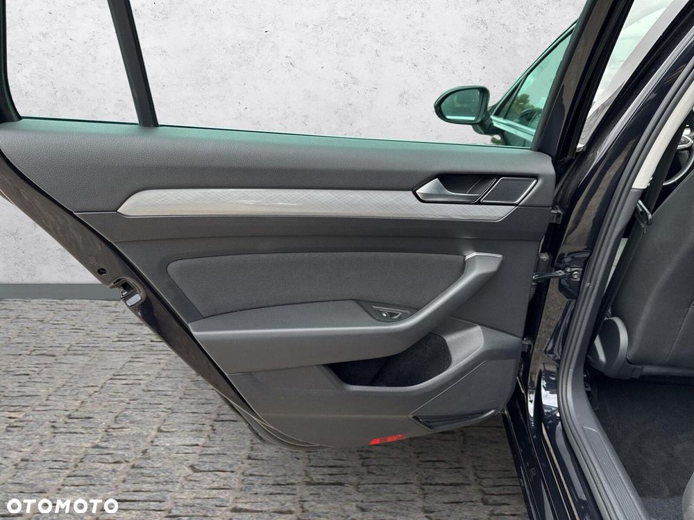 Volkswagen Passat - 36
