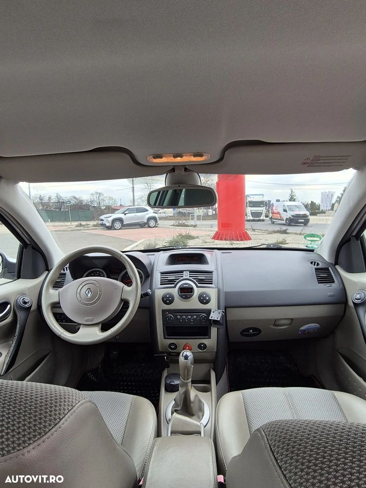 Renault Megane 1.6 Privilege - 10